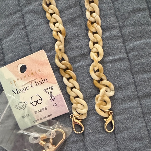 Magic Chain Multi Use Accessory - Picture 5 of 5